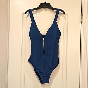 Target Kona Sol swimsuit size M